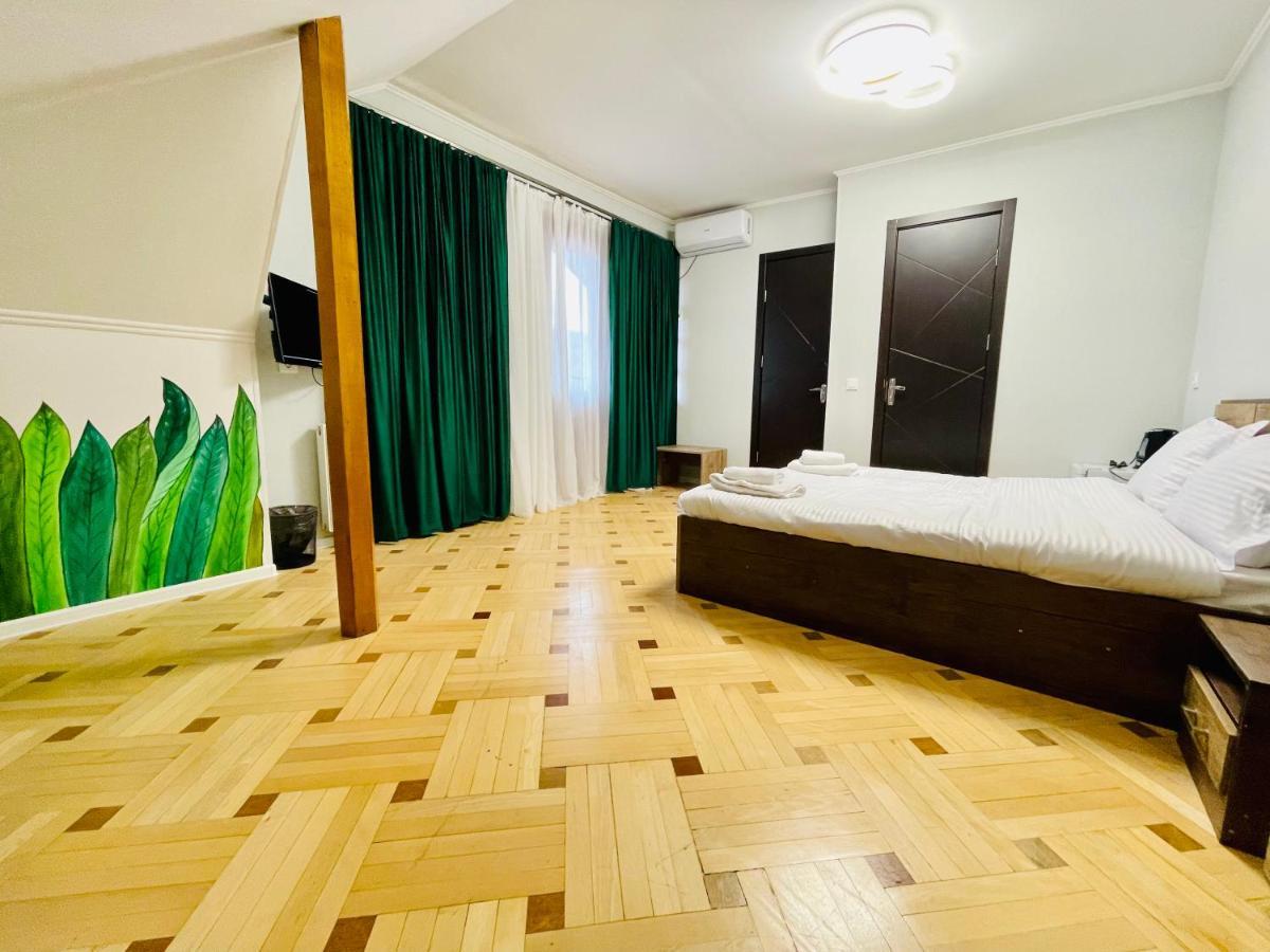 Quality Inn Tbilisi Exterior photo