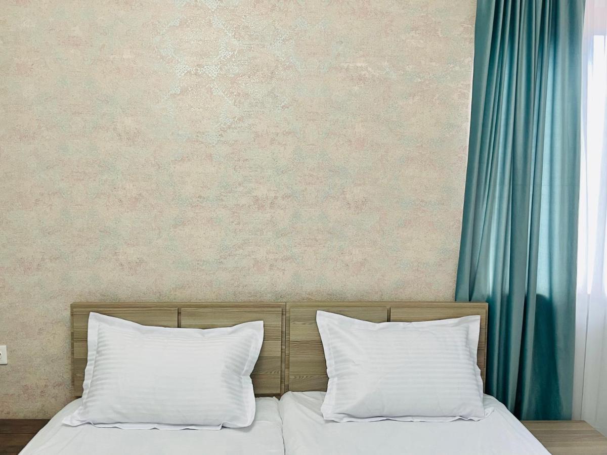 Quality Inn Tbilisi Exterior photo
